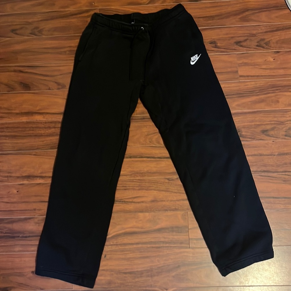 Black Nike sweatpants